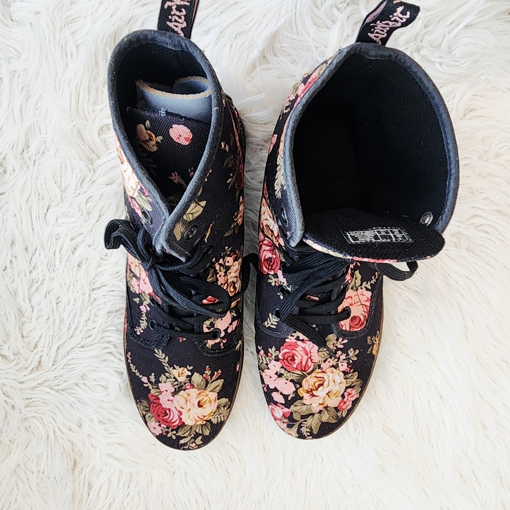 DR. MARTENS VICTORIAN FLORAL PATTERN LACE UP ANKLE BOOTS SIZE 10 - Picture 9 of 16